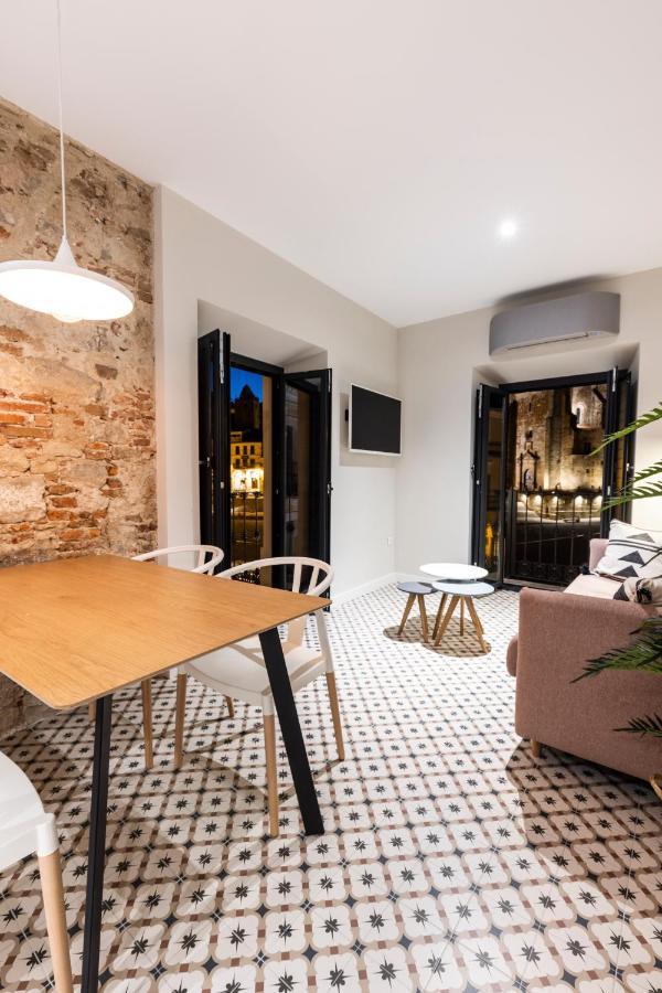Apartamentos El Patio, Plaza Mayor ตรูคีโย ภายนอก รูปภาพ